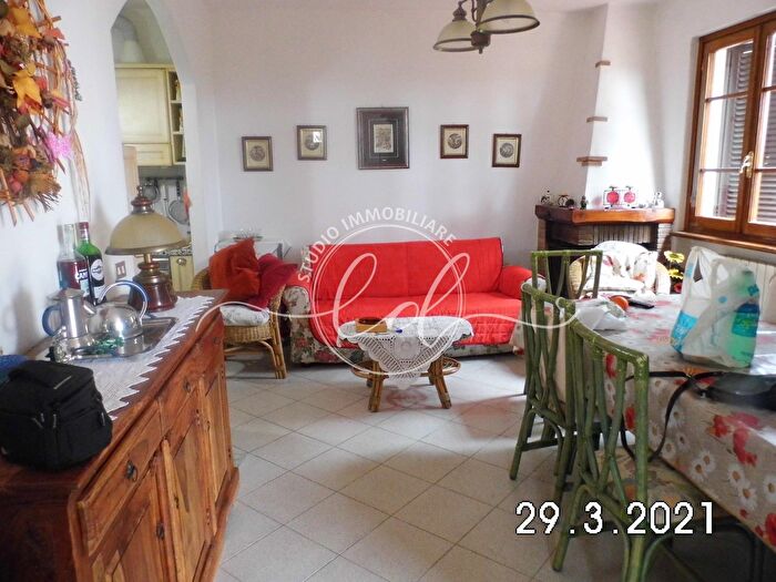 Casa con 5 locali in vendita in Massarosa