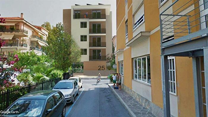 Appartamento trilocale in vendita in Via Sicilia, San Bartolomeo Al Mare