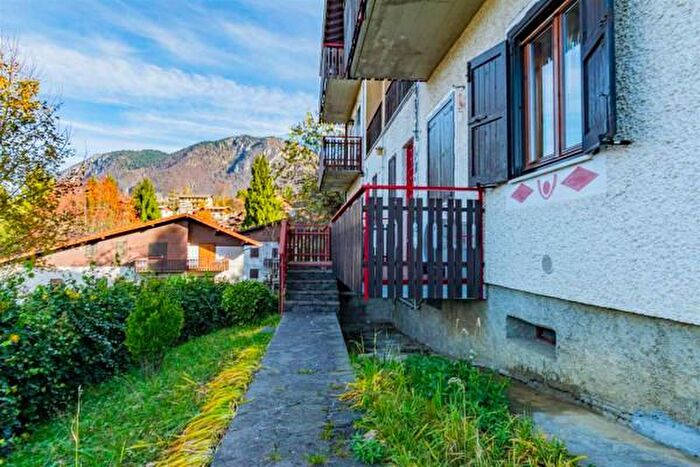 Appartamento trilocale in vendita in Via Sorte, Costa Di Serina