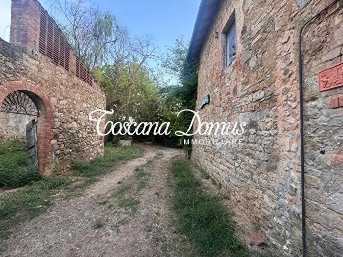 Casa con 10 locali in vendita in Sovicille Si, Sovicille