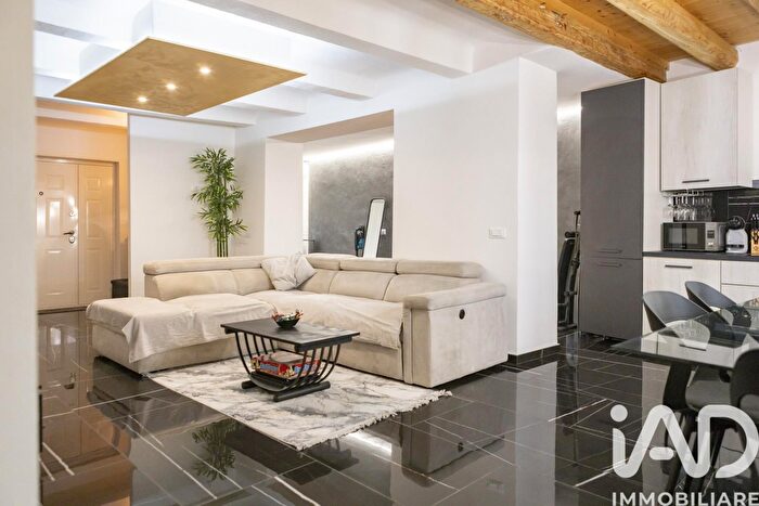 Appartamento con 5 locali in vendita in Via Roma, Castelbellino