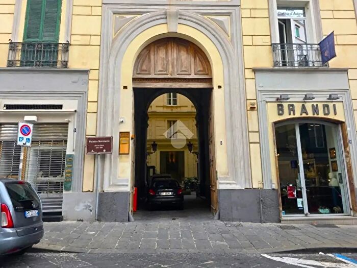 Appartamento monolocale in affitto in Via Domenico Morelli, Napoli