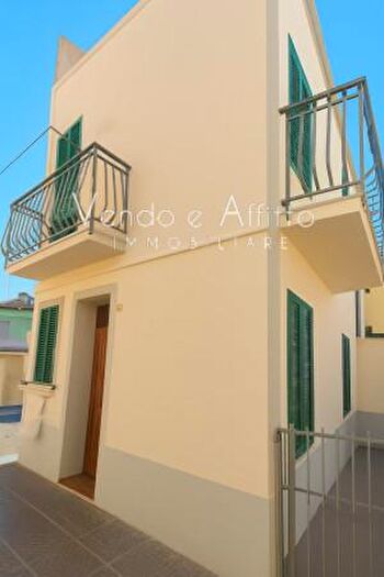 Casa quadrilocale in vendita in Montenero Di Bisaccia