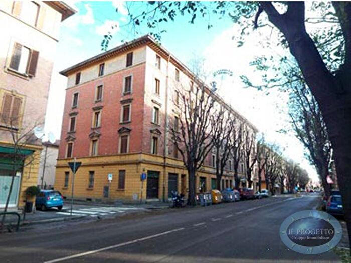 Appartamento quadrilocale in affitto in Via Giovanni Francesco Barbieri, Bolognina, Bologna