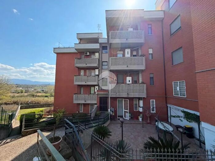 Appartamento trilocale in vendita in Via Carlo Alberto dalla Chiesa, Fara In Sabina