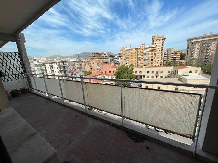 Appartamento trilocale in affitto in Via Giuseppe Alessi, Montepellegrino, Palermo