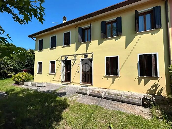 Casa con 7 locali in vendita in Via Selve, Mogliano Veneto