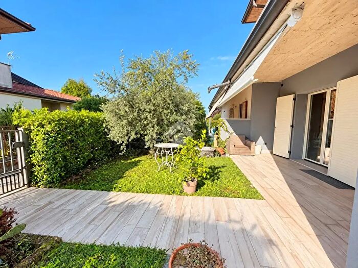 Appartamento quadrilocale in vendita in Via Croce, Cologne