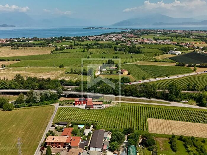 Casa quadrilocale in vendita in Località Varone, Desenzano Del Garda