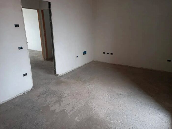 Appartamento trilocale in vendita in Via Niccolaioni, Pontedera