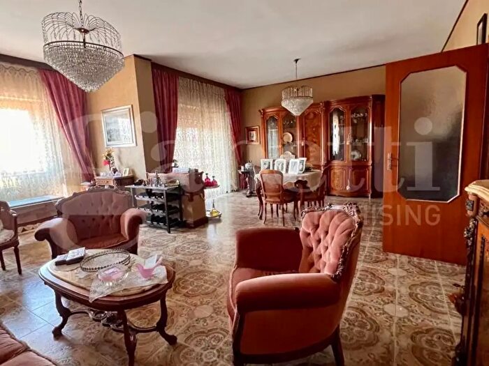 Appartamento con 5 locali in vendita in Via Torino, Barletta