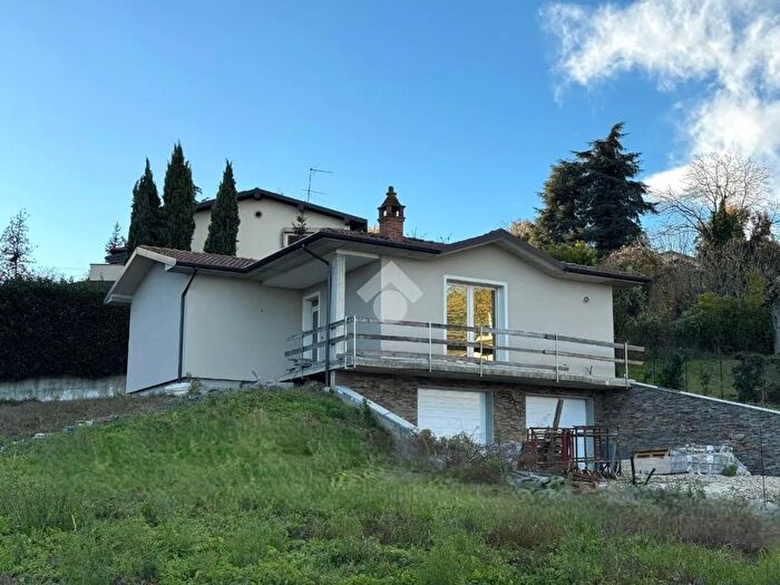 Casa trilocale in vendita in Via Felisini, Stradella
