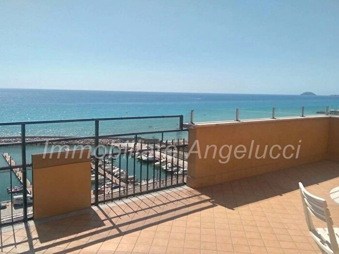 Appartamento trilocale in affitto in Via Montevideo, Borghetto Santo Spirito