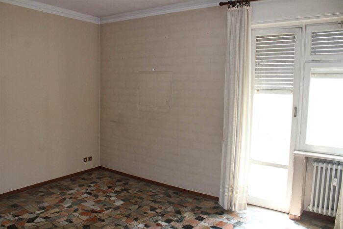 Appartamento quadrilocale in vendita in Via Dionisotti, Vercelli