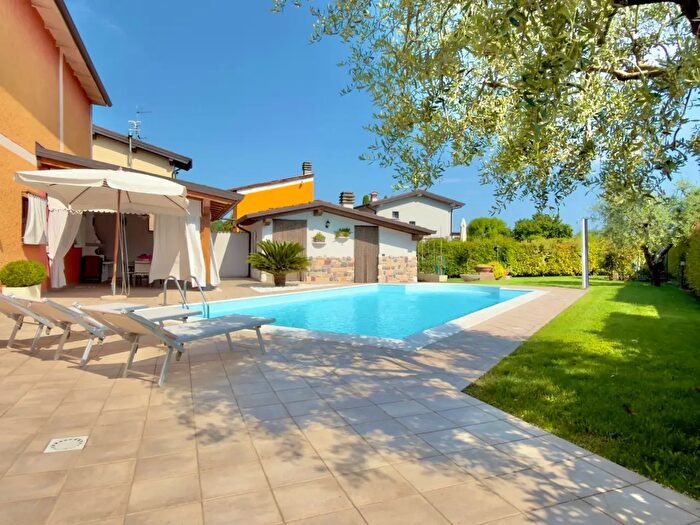 Casa con 12 locali in vendita in Via Bolognina, Bedizzole