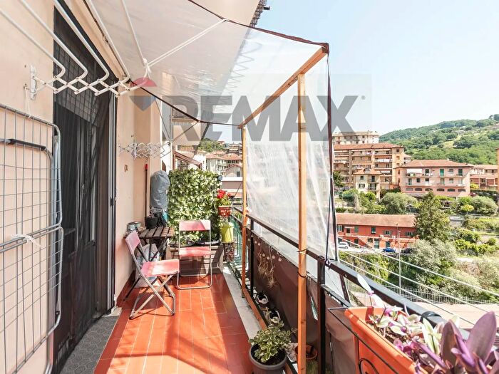 Appartamento con 5 locali in vendita in Via Bartolomeo Parodi, Ceranesi