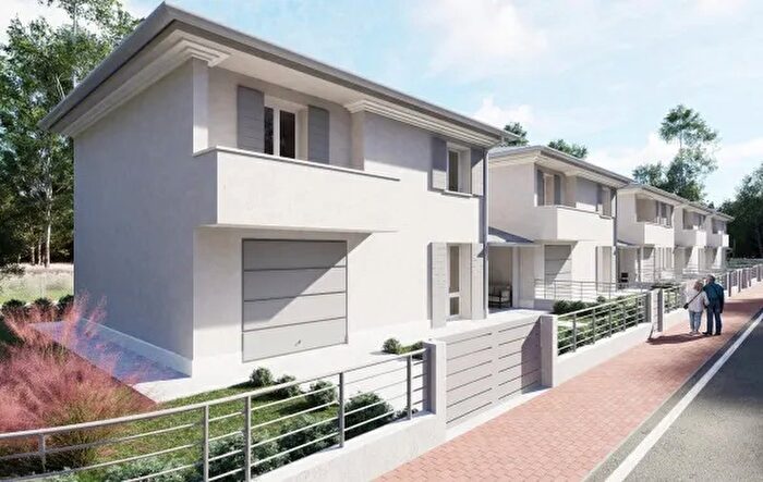 Casa con 5 locali in vendita in Gualtieri