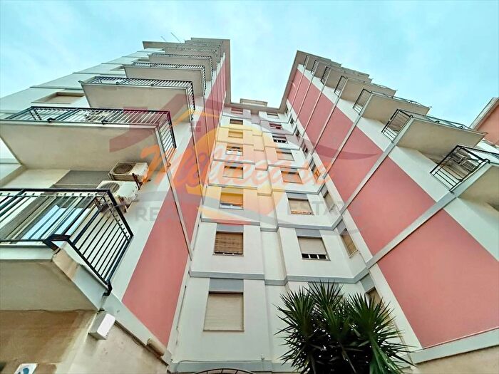 Appartamento con 5 locali in vendita in Viale Santa Panagia, Siracusa