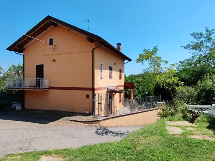 Casa con 5 locali in vendita in Frazione Casabianca, Asti