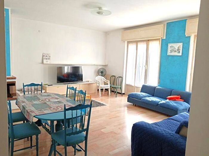 Appartamento trilocale in affitto in Via Toscana, Spotorno