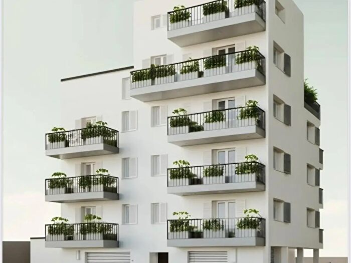 Appartamento trilocale in vendita in Viale Regina Margherita, Rimini