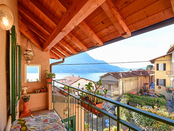 Casa con 5 locali in affitto in Via Roma, Centro, Carate Urio