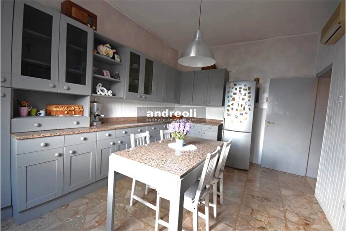 Appartamento con 6 locali in vendita in Chiaravalle