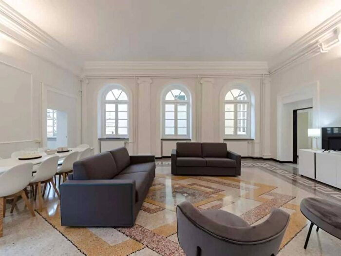 Appartamento quadrilocale in affitto in Vico della Casana, Centro Città, Genova