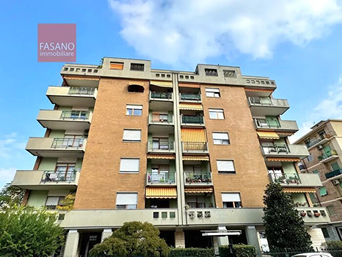 Appartamento trilocale in vendita in Via Cirenaica, Torino