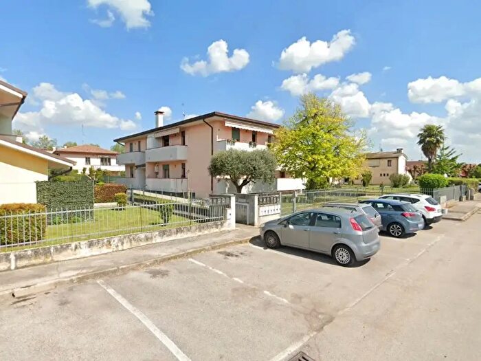 Appartamento trilocale in vendita in Via Padre Amedeo Ruzzon, Arre