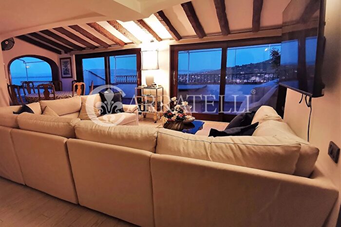 Appartamento con 10 locali in affitto in Via della Grotta, Monte Argentario