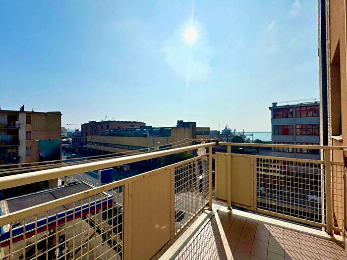 Appartamento trilocale in affitto in Via Multedo di Pegli, Multedo, Genova