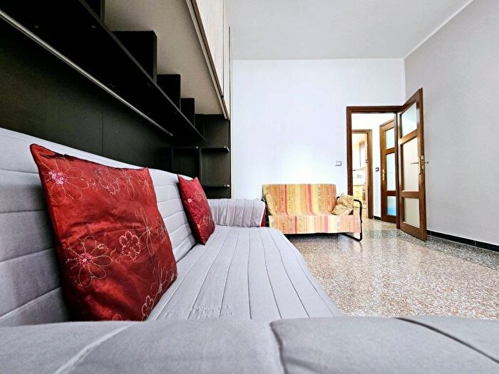 Appartamento trilocale in affitto in Piazzale Luigi Moroni, Oltreletimbro Santa Rita, Savona