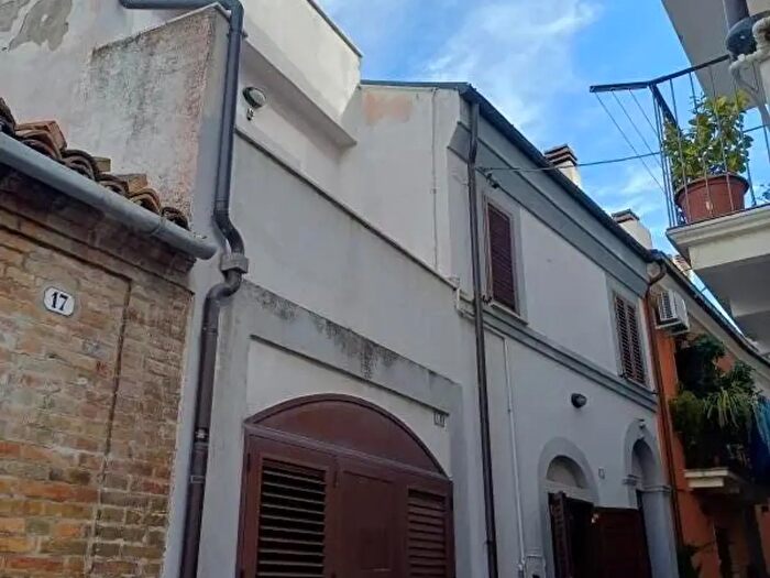 Casa con 5 locali in vendita in Casalbordino