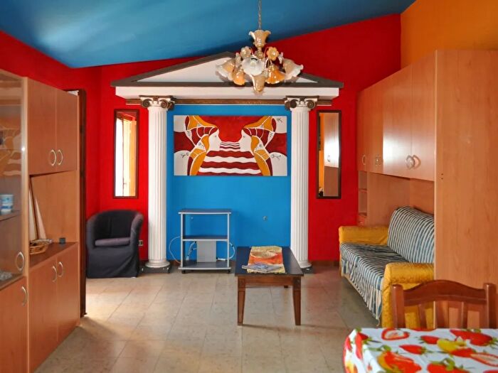 Appartamento trilocale in vendita in Via Lauro Scalea Cosenza, Scalea