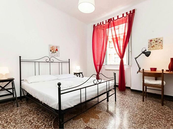 Appartamento trilocale in affitto in Via Carlo Pisacane, Foce, Genova