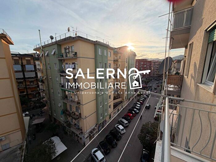 Appartamento bilocale in affitto in Via Raffaele Mauri, Pastena Pastena Alta, Salerno