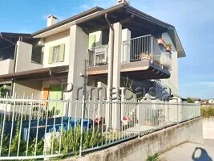 Appartamento trilocale in affitto in Isola Della Scala