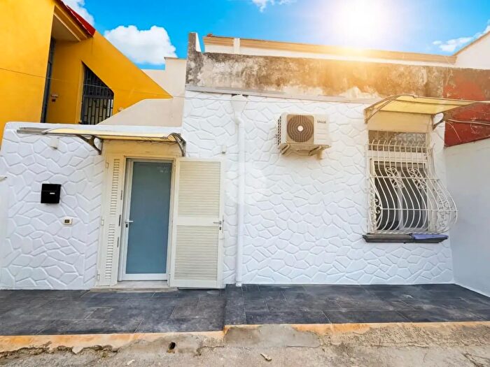 Appartamento bilocale in vendita in Via Lamaria, Torre Del Greco