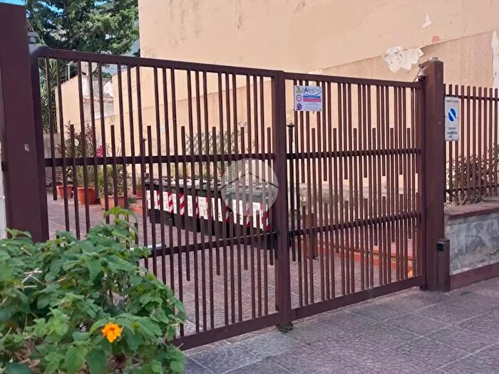 Appartamento trilocale in vendita in Via Partanna Mondello, Palermo