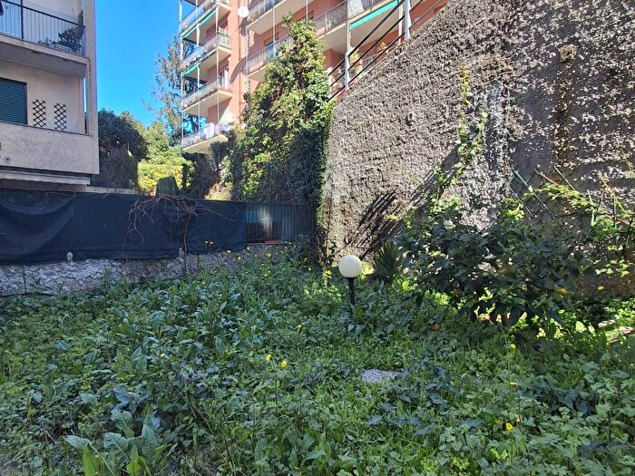 Appartamento trilocale in affitto in Via Carlo Swinburne, Quarto, Genova