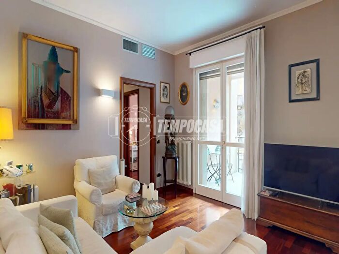 Appartamento trilocale in vendita in Via Bullona, Milano