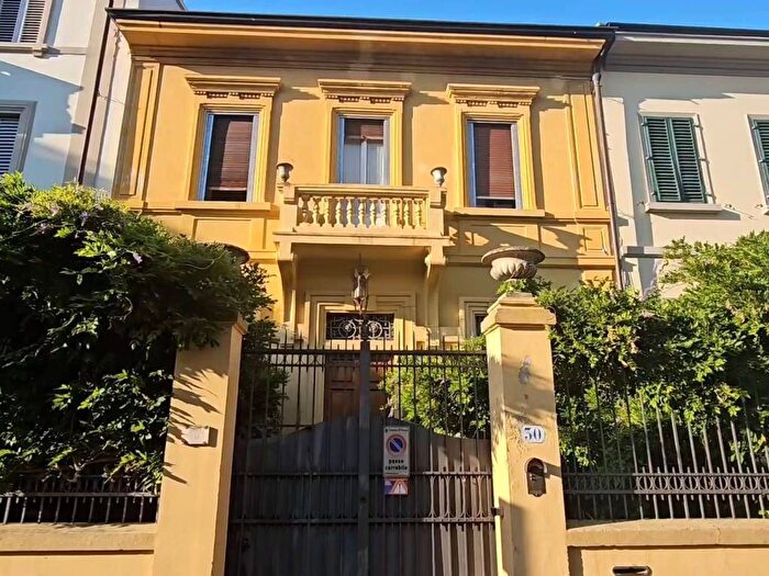 Appartamento quadrilocale in affitto in Via Agnolo Firenzuola, Le Cure, Firenze