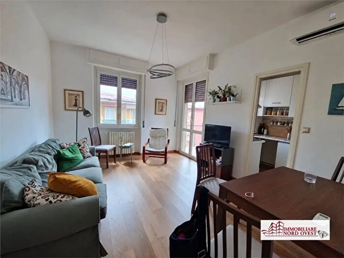Appartamento trilocale in vendita in Via Mereghetti, Settimo Milanese