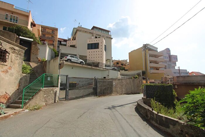 Appartamento trilocale in vendita in Via NoviziatoCasazza, Messina