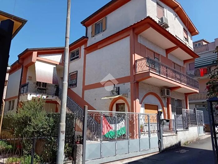 Appartamento con 5 locali in vendita in Via Clito Simeoni, Valmontone
