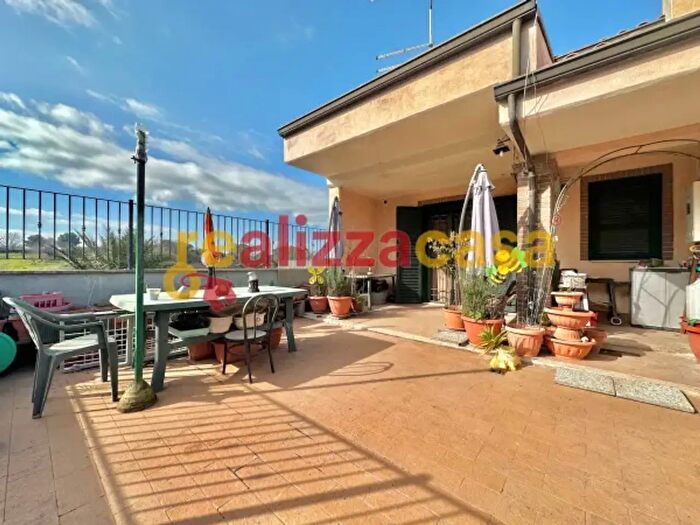 Casa con 5 locali in vendita in Via Mandela, Guidonia Montecelio