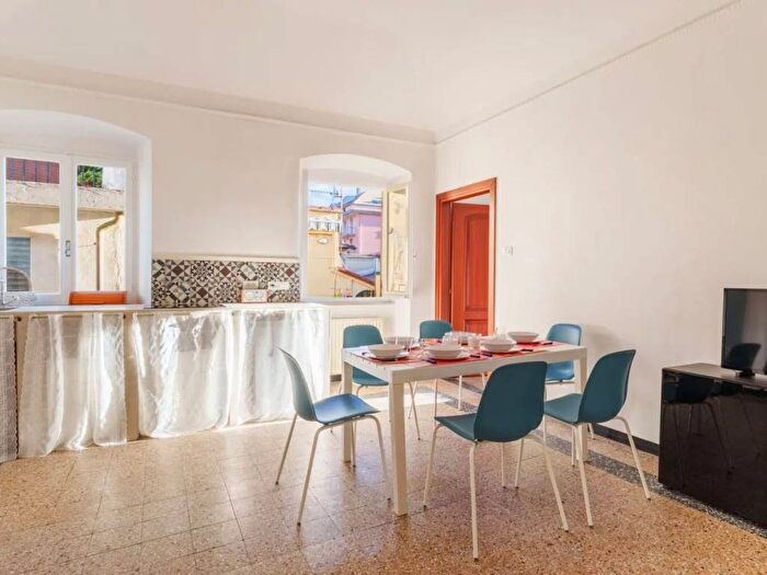 Appartamento trilocale in affitto in Via Xx Settembre, Centro, Lavagna