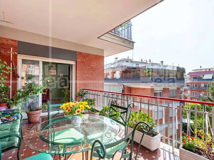 Appartamento con 5 locali in vendita in Via Pio Foa', Roma