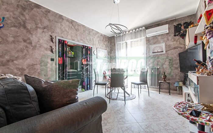 Appartamento trilocale in vendita in Origgio